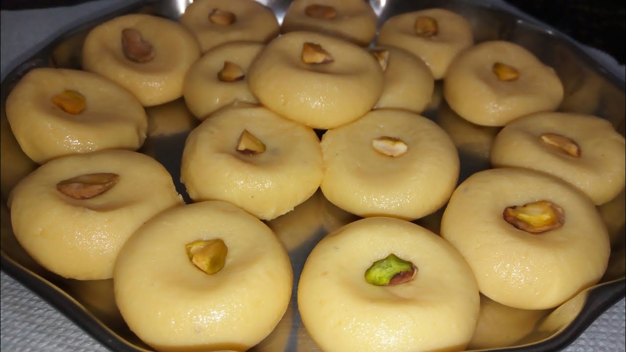 Milk powder doodh peda//ಹಾಲಿನ ಪುಡಿಯಿಂದ ಮಾಡಿದ ದೂದ್ ಪೇಡ//How to make doodh peda recipe//ದೂದ್ ಪೇಡ