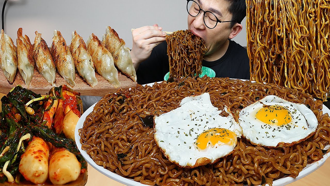 ASMR MUKBANGㅣSpicy Black Bean Noodles & fried dumplingㅣEATING SHOW