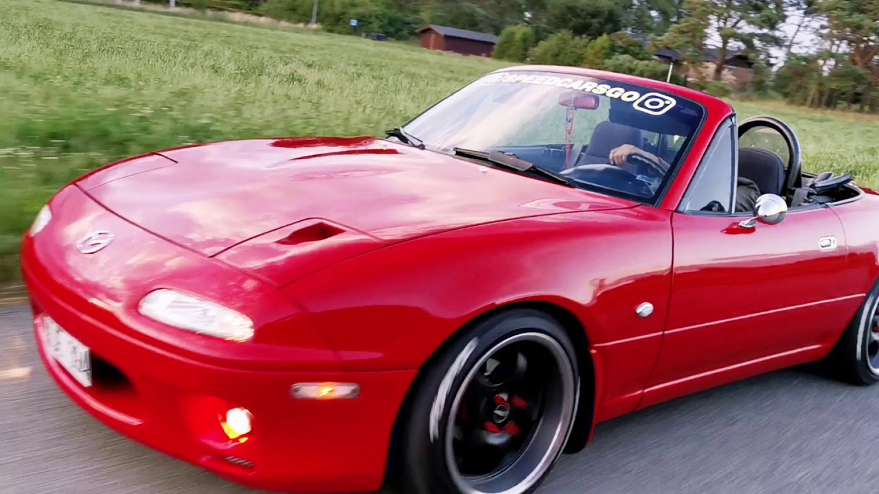 Mazda Miata MX-5 Cruising alone
