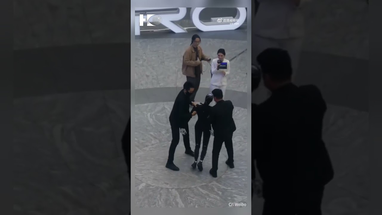 XPeng IRON robot falls during a live public event