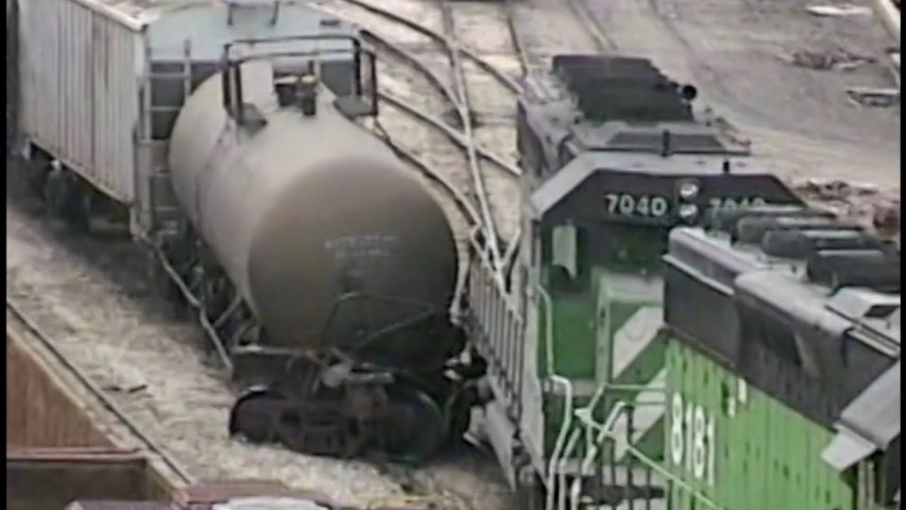 1996_05_04 BN Lincoln to Ashland NE DWP SD40 Sideswiped Tank
