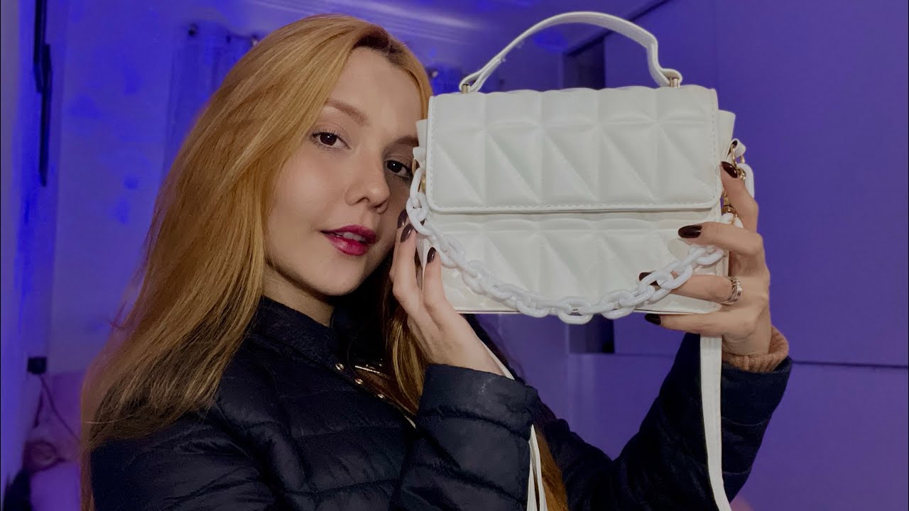 ASMR COM OBJETOS QUE LEVO NA MINHA BOLSA 👜
