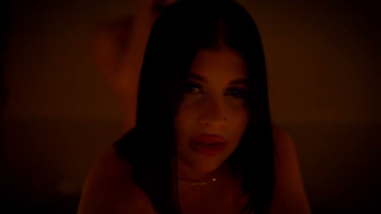 Hira - En Otra (Official Video)