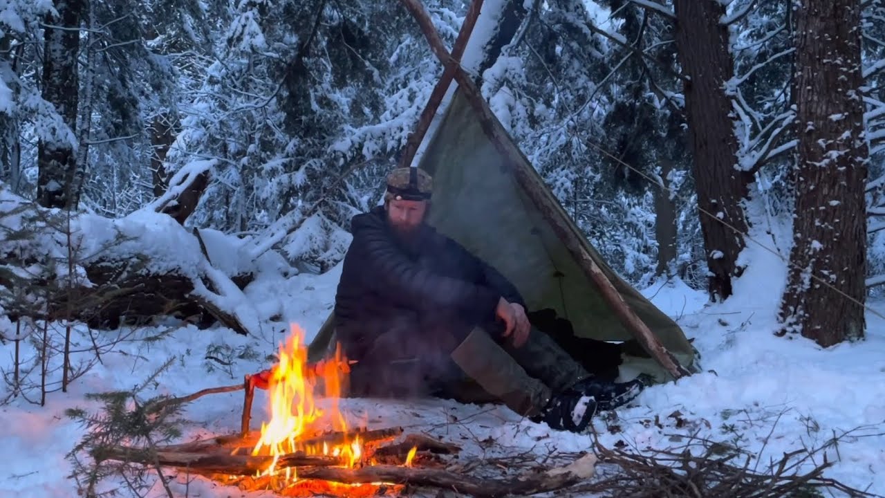 Winter Overnight in Snowy Mountains thermal cloak, Savotta ASKARE