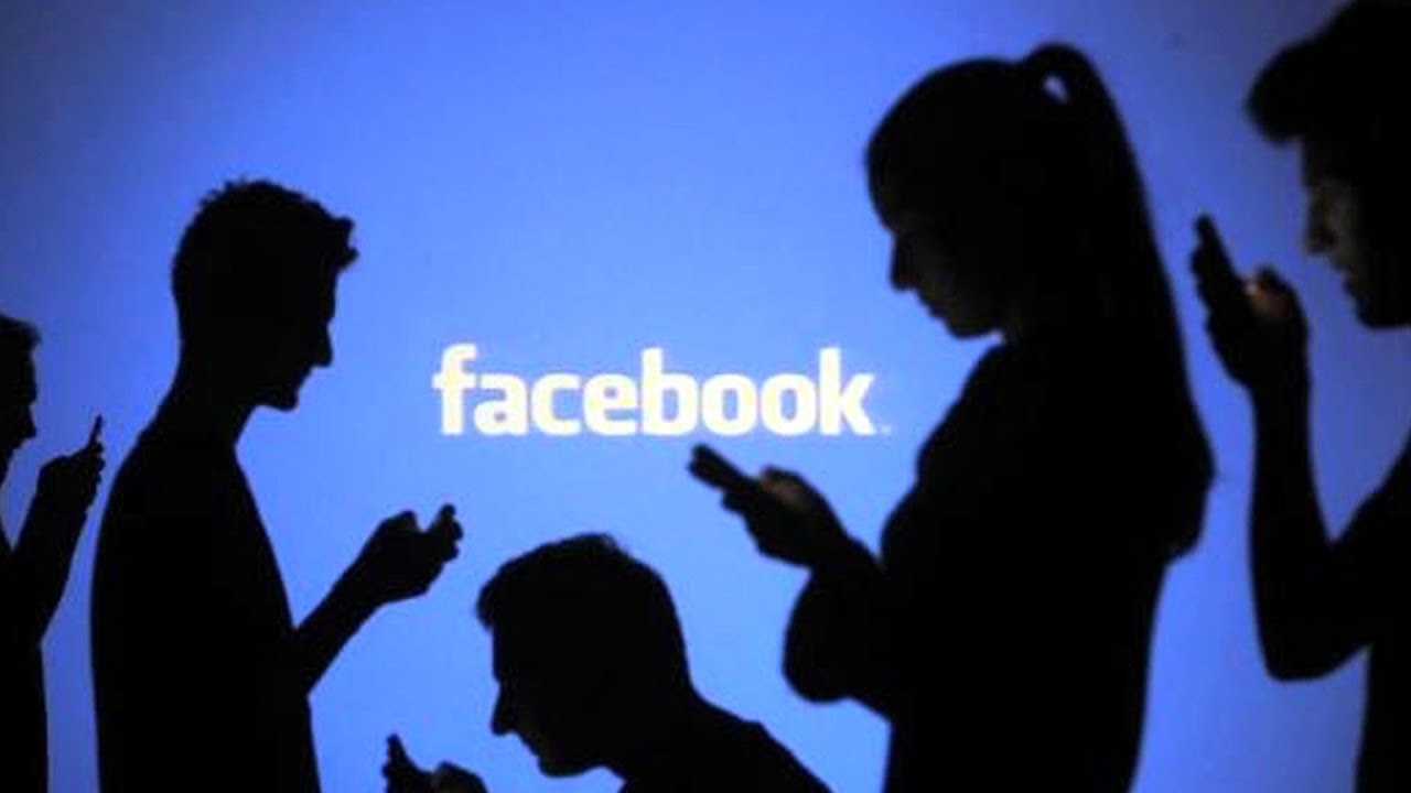 Robert McChesney: Facebook's Monopoly & Surveillance Antithetical to Free Press and a Free Society