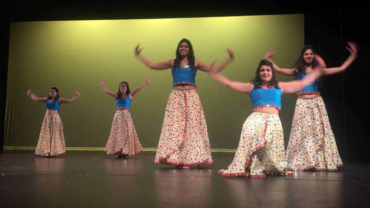 tukur tukur group dance