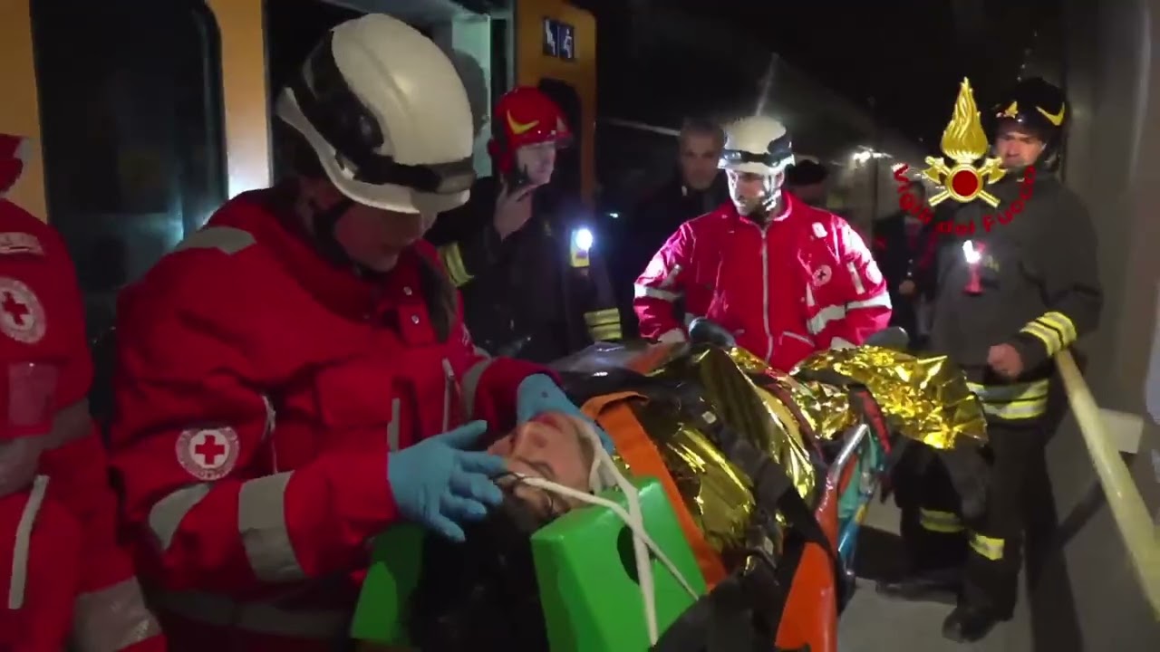 Esercitazione deei Vigili del Fuoco in galleria ferroviaria nel pistoiese