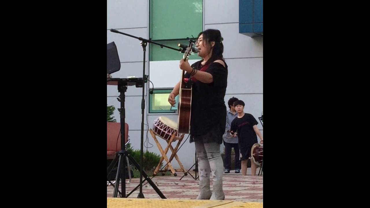 원숙이 화가 통기타 라이브 구름마을 풀쌈축제