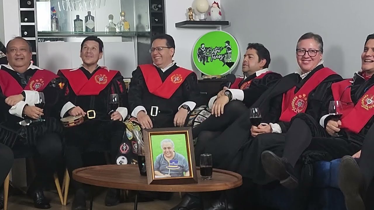 Tuna de Derecho USMP recordando a 