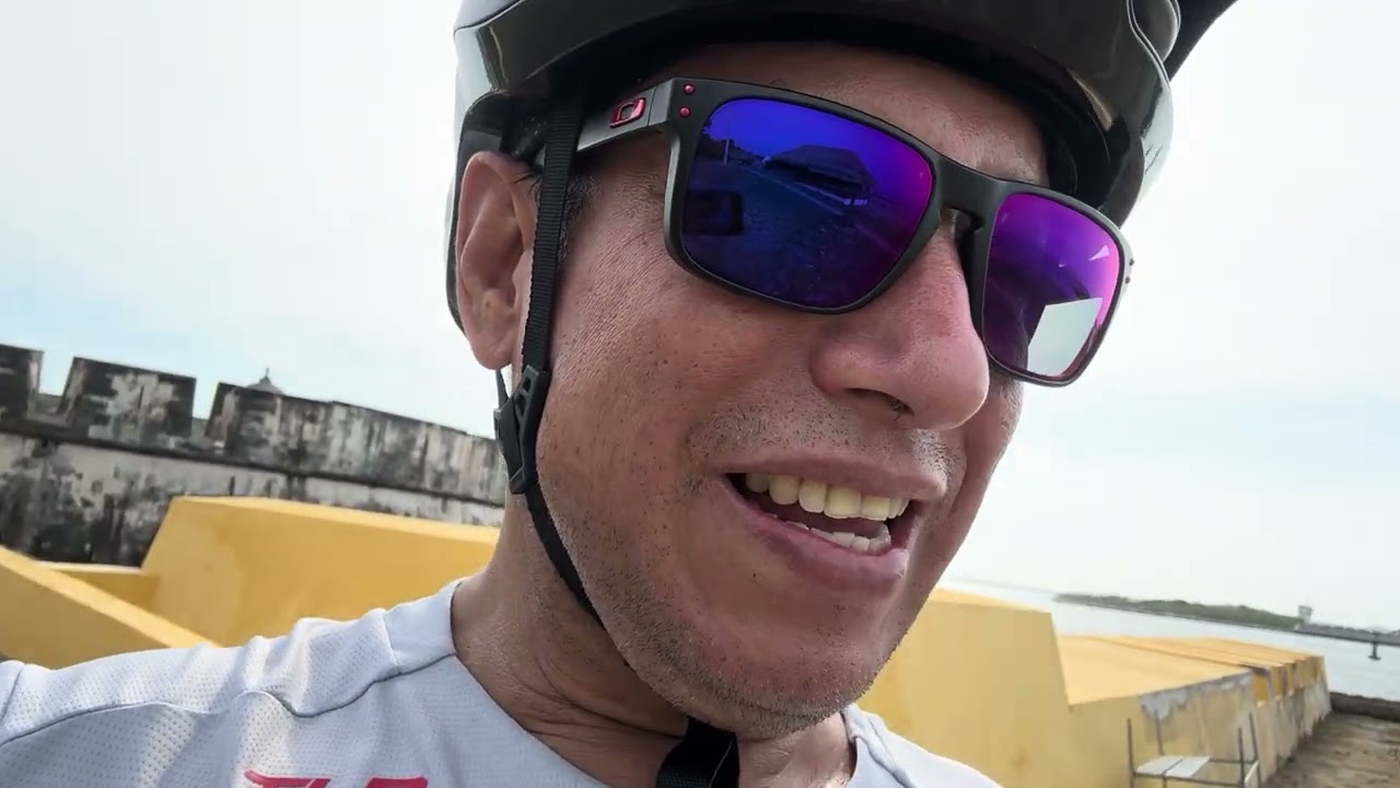 Boca chica en bicicleta 
