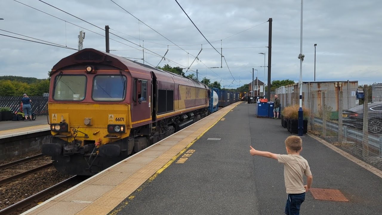 Tommy's Trains - Alnmouth Station and Dunstanburgh Castle
