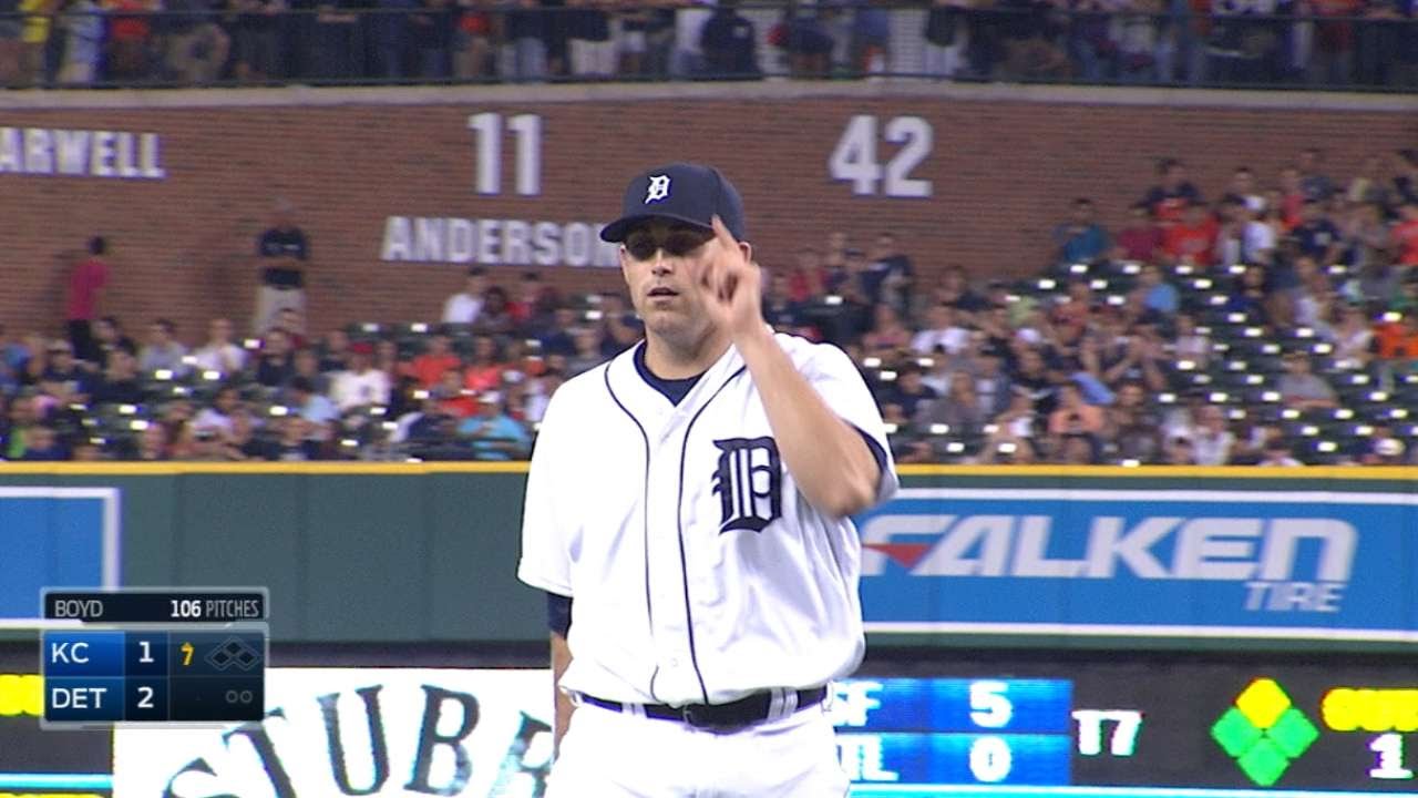 8/5/15: Tigers' pitching holds off Royals in 2-1 win