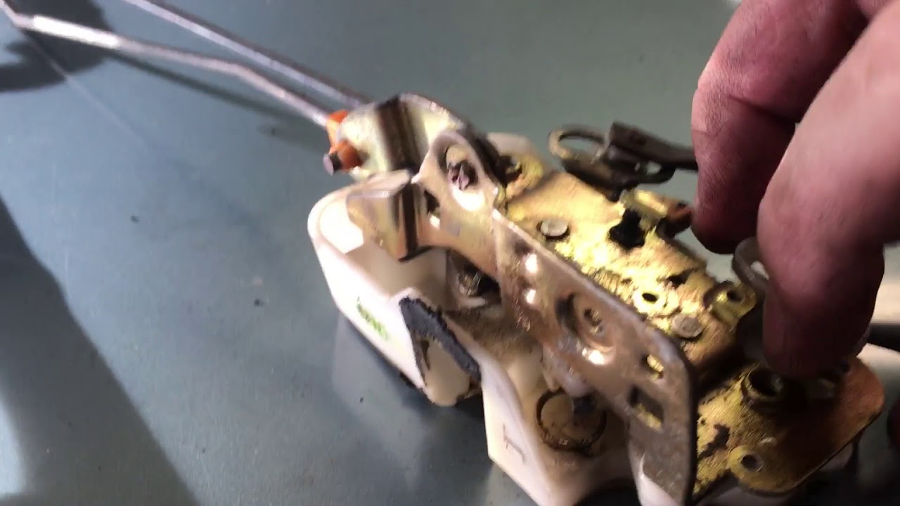 How to open a stuck door on a 2000 Honda Civic part1