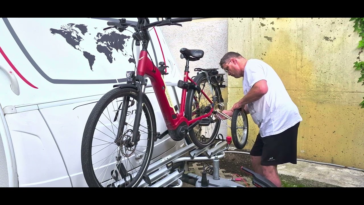 Stützräder Erwachsene auf dem Wohnwagen Deichsel Swinging Wheels