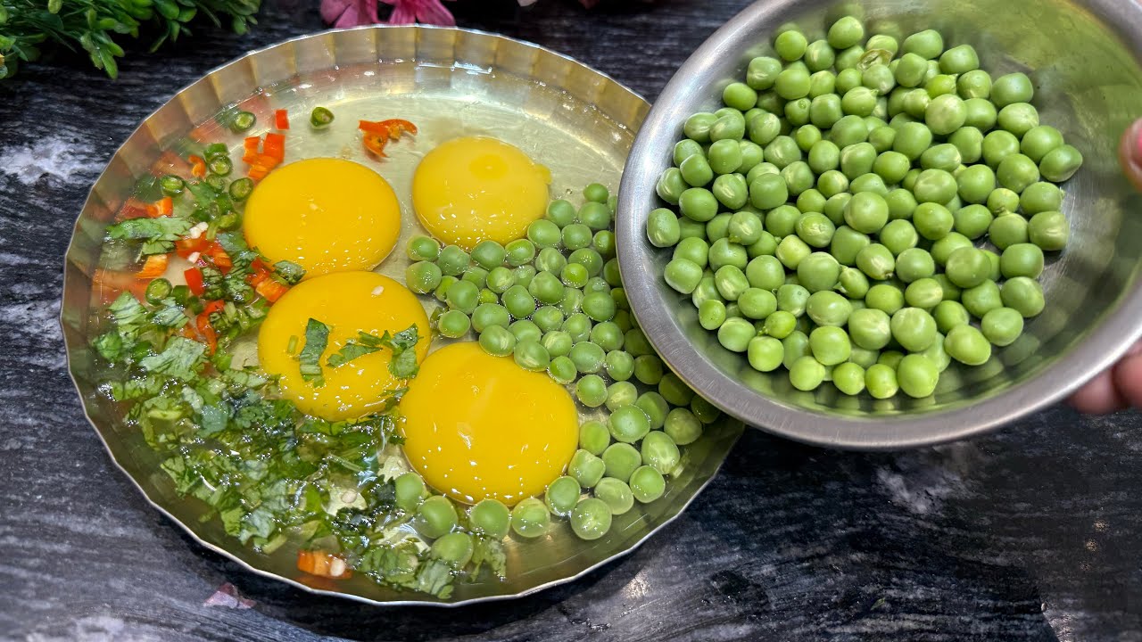 कच्चे अंडे में मटर डाल कर बनाने का बिल्कुल नया और अनोखा तरीका | Egg Recipe 