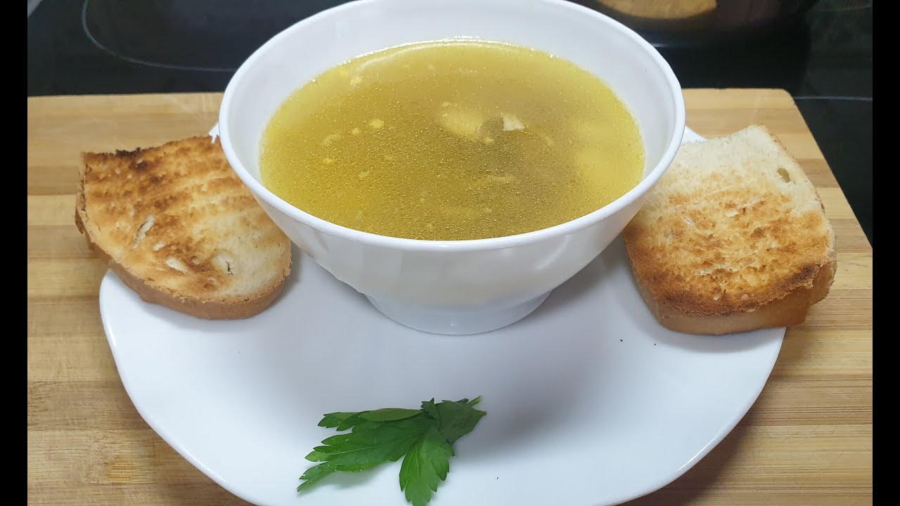 Plato tradicional para Navidad Consomé al Jerez. Traditional dish for Christmas Consommé al Jerez