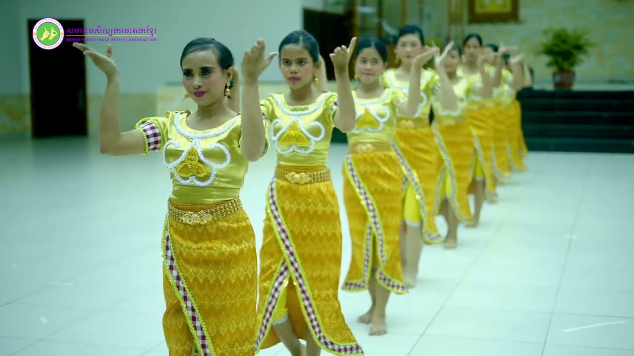 របាំ ស្វាគមន៌ Welcome Dance (Keep KIAA In Your Prayers)