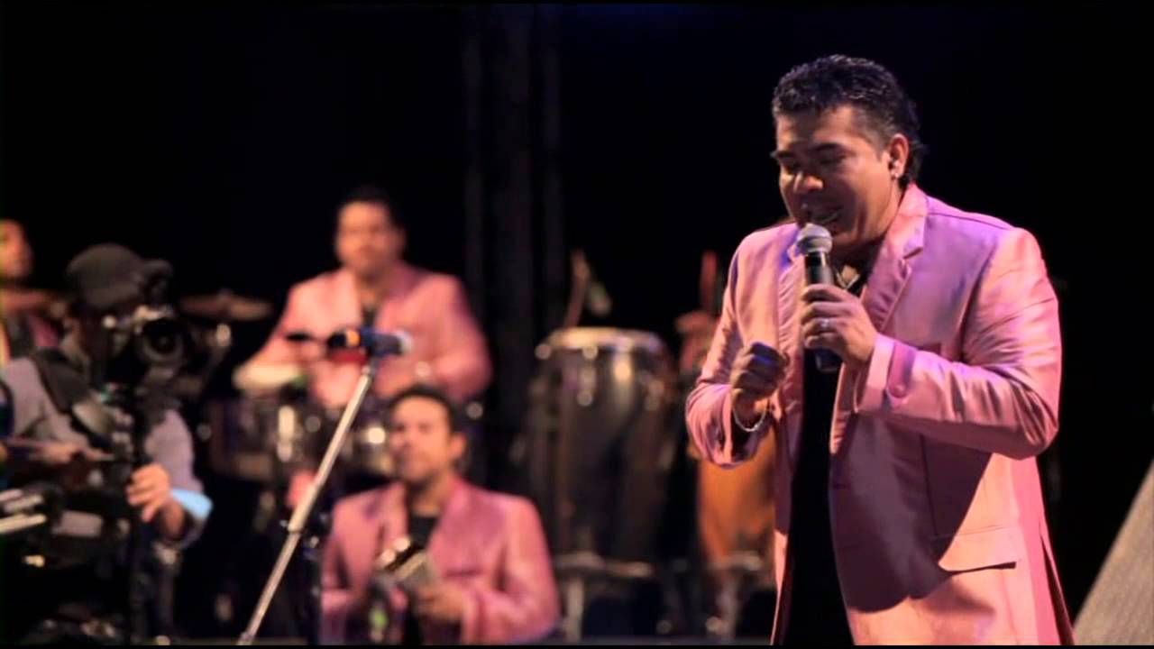 JUNIOR KLAN COMO AGUA EN LAS MANOS