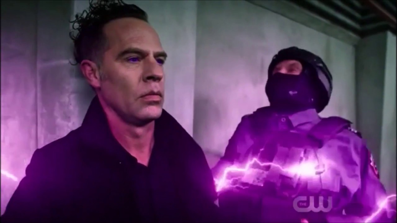 The Flash: Thinker Hallway Scene! | S4 E22