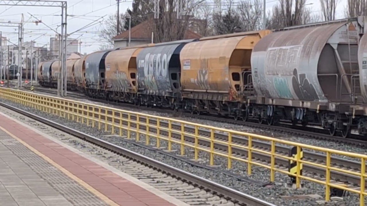 Trans Cargo 2707 - Lokomotiva DINARA H THM TC s cereales vagonima ulazi u Zagreb Zap.Teretni.HR 
