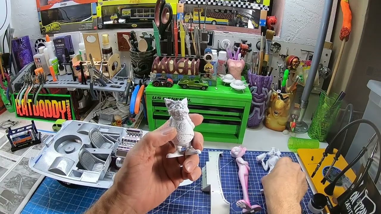 Build progress on the 1/12 Lindberg Show Rod thingy, and a few other assorted odds & ends!