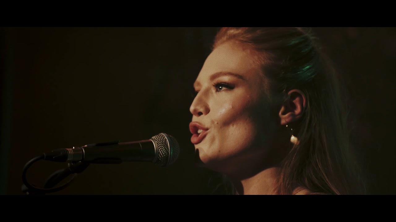 Freya Ridings - Castles (Live At Omeara)