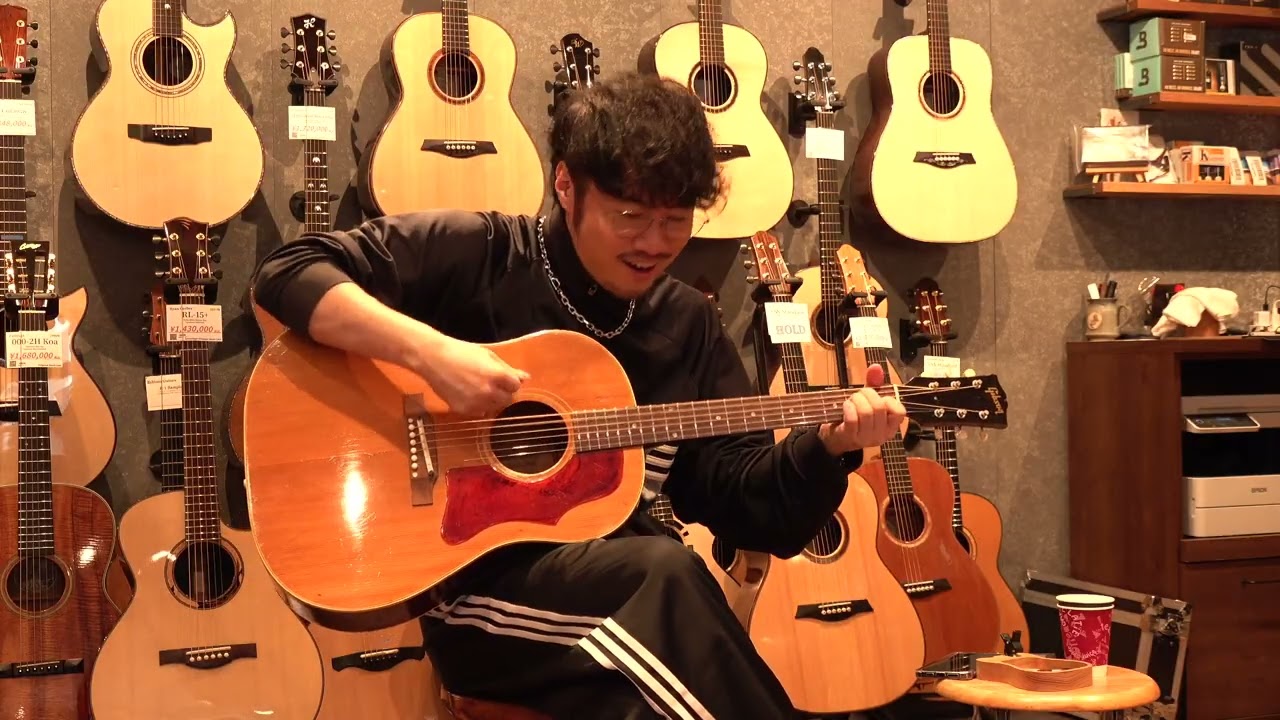 Gibson J-50 (1965) Blue-G & Tetsuro Toyama