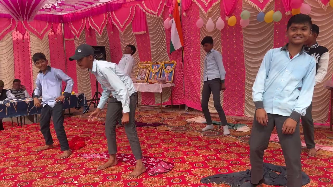 Bollywood funnydance Mix dance majedar dance #dance #dancevideo #republicday #schoolfunction #funny 