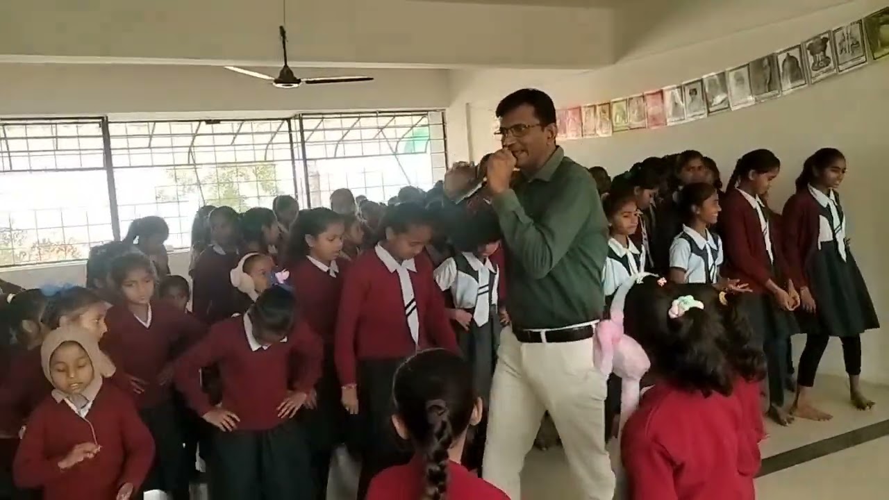 સાહેબ, બાળગીત હો જાય@નવા રાબડીયા#viralvideo #schooltime #balgeet 