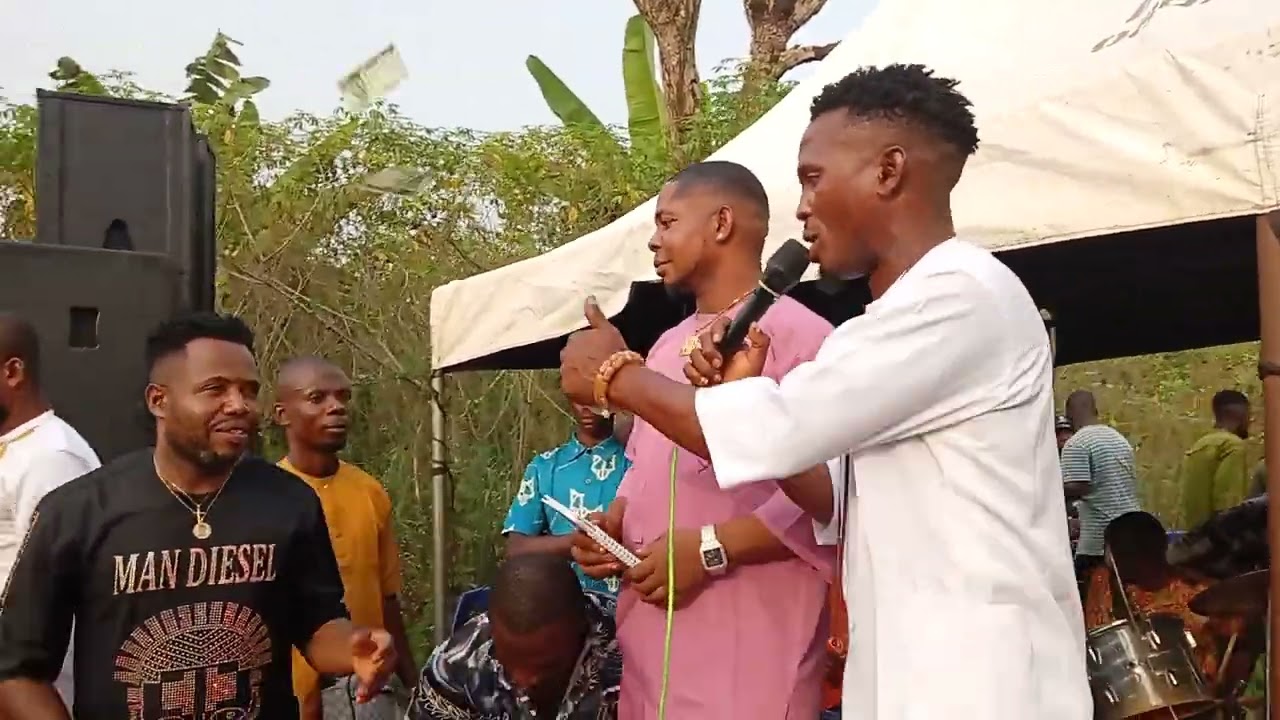 IKA MUSICIAN DON KENNEDY PERFORM ENWEM ONYE EYEMEKA YAKEMA LUNI LIVE IN ABAVO PLS SUBSCRIBE BOOK.
