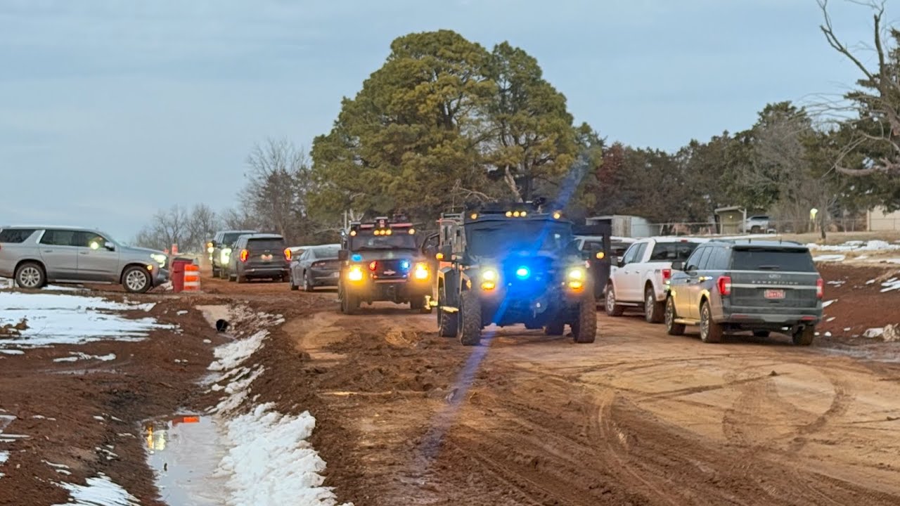 Suspect dies in explosive standoff in Pauls Valley