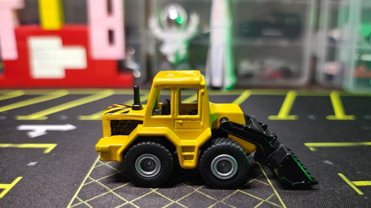 A Closer Look: The Siku Front Loader and Its Incredible Details