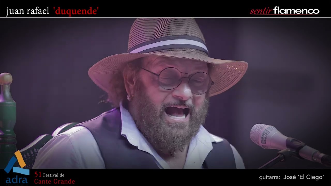 Juan Rafael Cortés Santiago 'Duquende' canta por Seguiriyas, acompañado por José 'El Ciego'