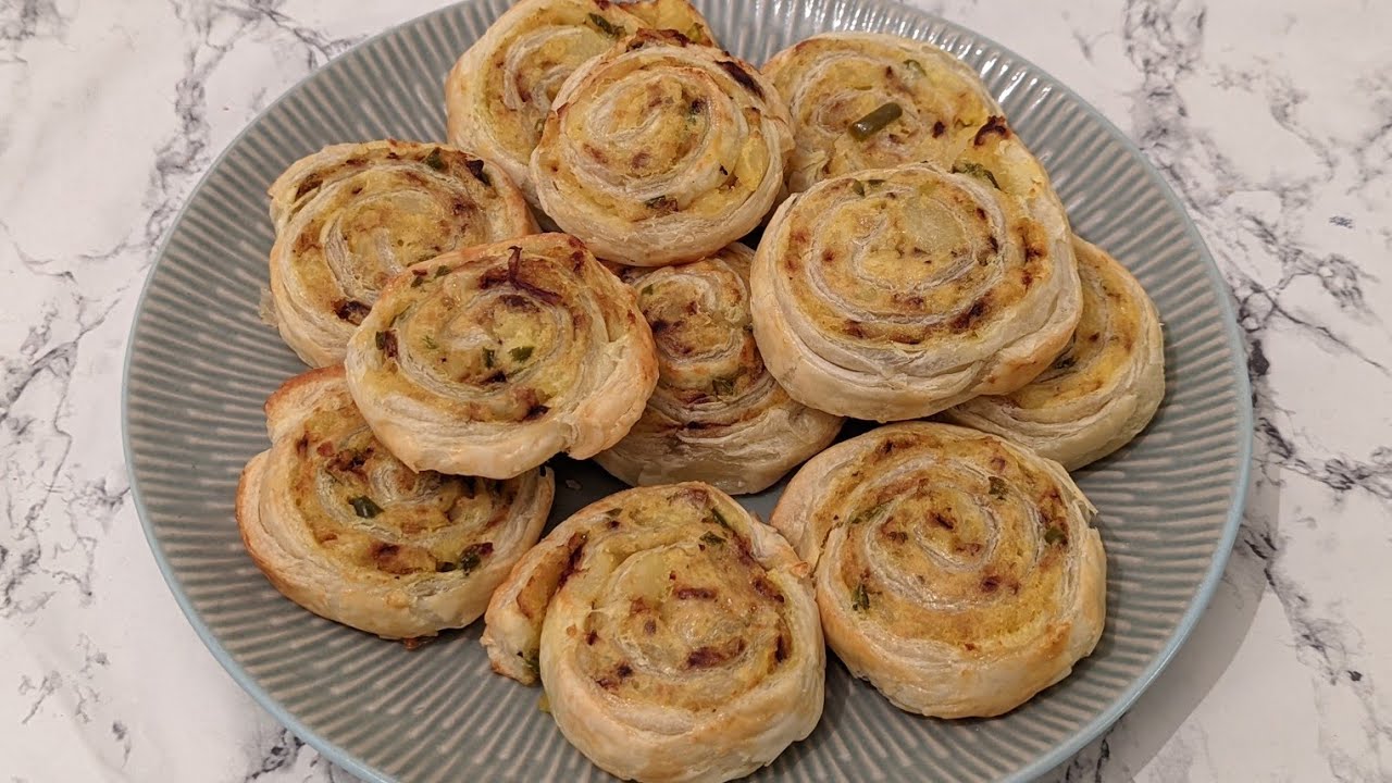 How To Make Potato Pinwheels | Aloo Pastry | Potato Pinwheel Samosa | Puff Pastry Potato Pinwheels