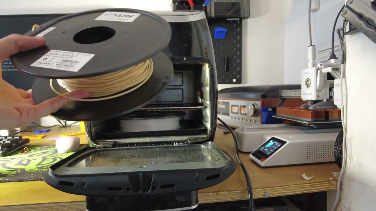 I dried filament in an air fryer for a year. It's Amazing!!