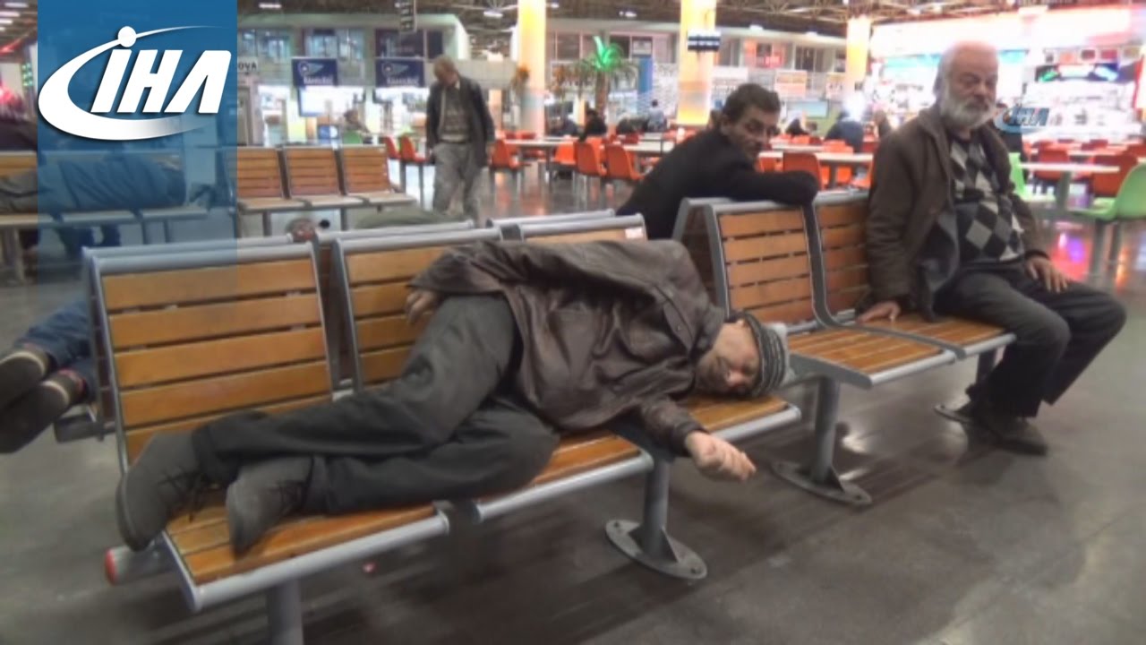 Otobüs Terminali Evsizlerin Yuvası Oldu