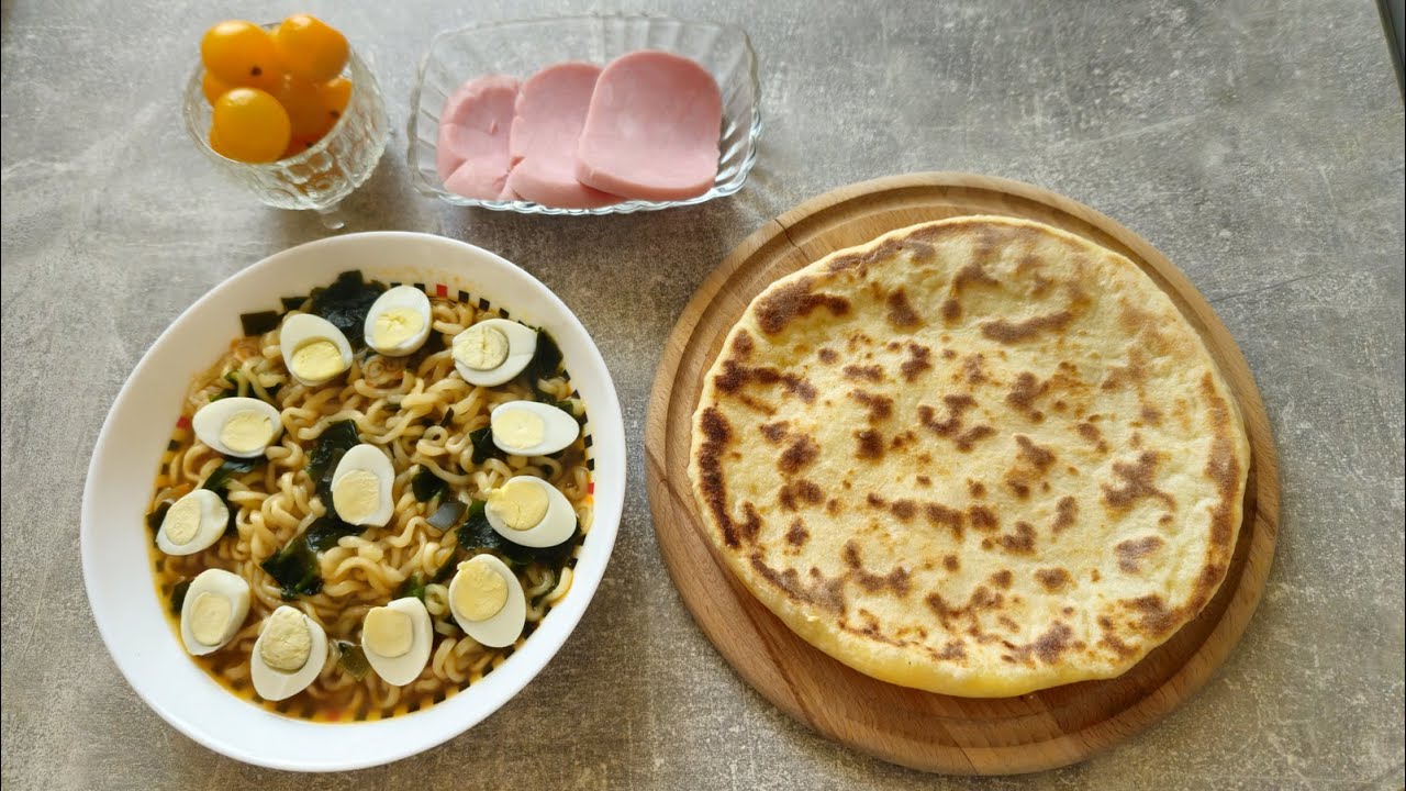 Мукбанг! Лапша б/п с перепелиными яичками, лепешка с сыром, ветчина из индейки, помадорки черри.
