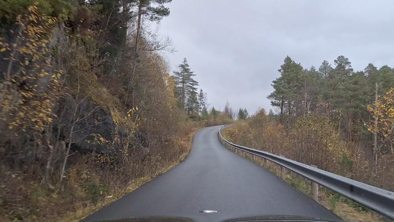 Njåstadvegen/Sakslivegen on Osterøy. A tiny mountain pass leading to Lonevåg village