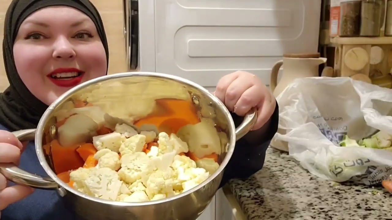 foodie beauty (Mariam) making Moldy cheese soup