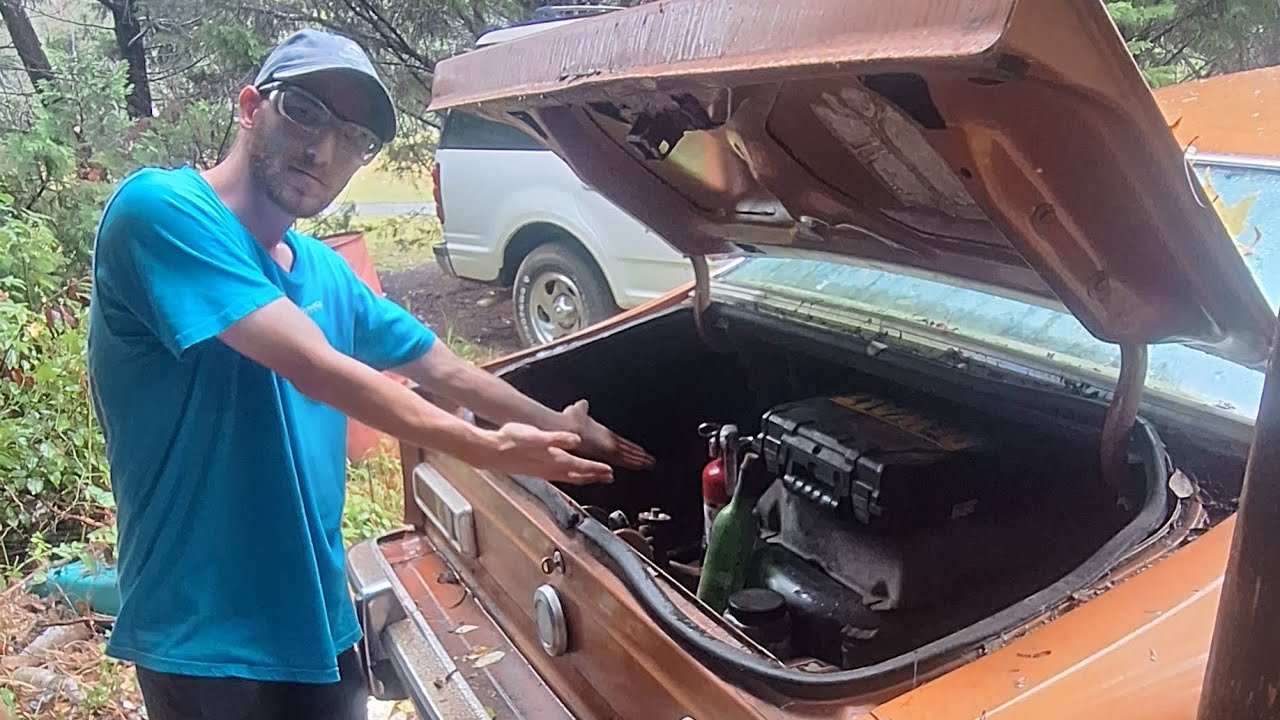 Cleaning Out The Trunk Of My 1974 Ford Maverick For The First Time In 5 Years!