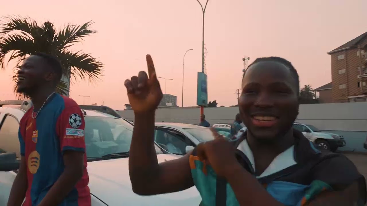KING ALASKO FEAT SMS TUEUR DE SCÈNE (GNAKRY 🇬🇳 DUBAÏ 🇦🇪 ) clip officiel 2025 🎬🤴🤴