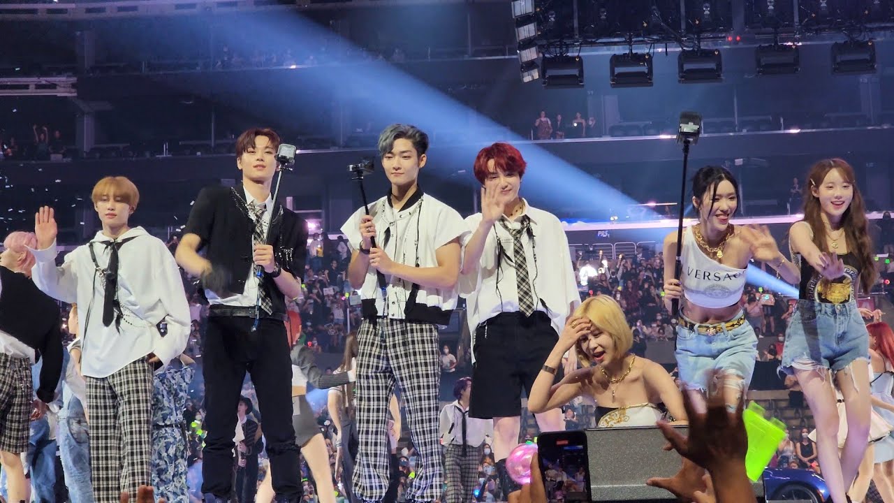220821 All Artists Ending Part 1 (THE BOYZ, P1Harmony, WJSN, etc.) | KCON LA 2022 Day 2 [4K Fancam]