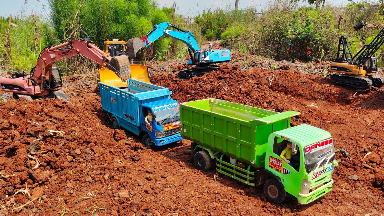 MUAT TANAH MERAH MOBIL TRUK OLENG CANTER FUSO DAN ISUZU NMR TRONTON, BEKO KERUK EXCAVATOR DOSER