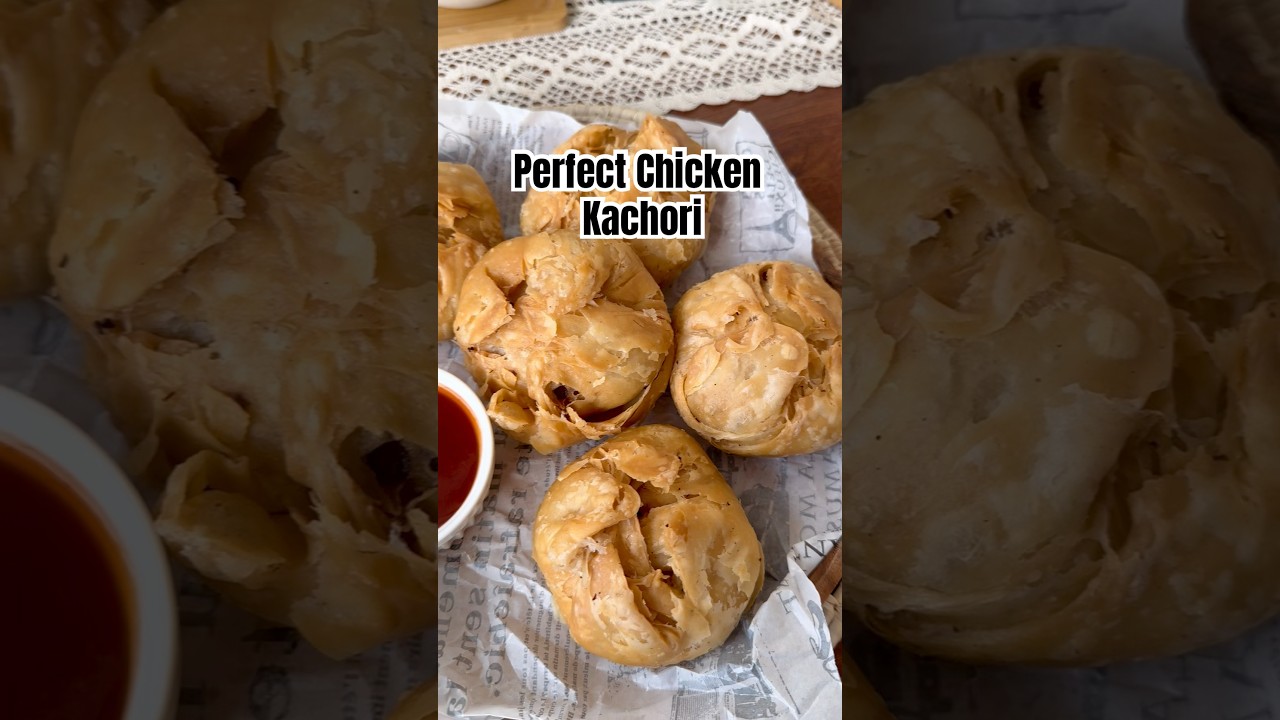 Chicken Kachori🤤👩🏻&zwj;🍳 #food #recipe #pakistanifood #kachori #ramadanrecipes