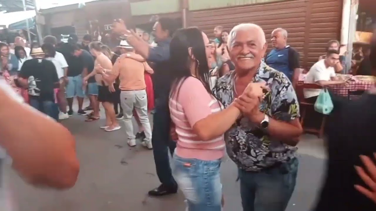 FEIRA DE SÃO CRISTÓVÃO VAMOS DANÇAR FORRO NA FEIRA DE SÃO CRISTÓVÃO.RJ