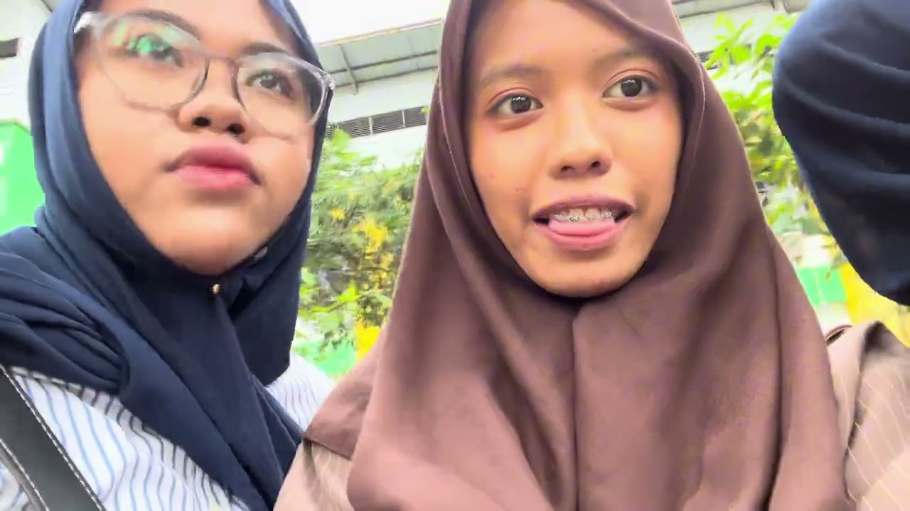 vlog aneh