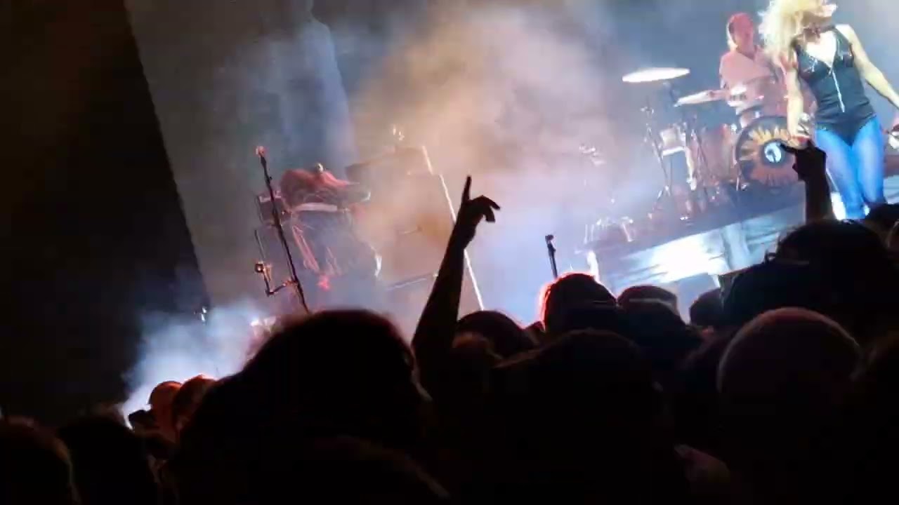 AMYL AND THE SNIFFERS  - Freaks to the Front  - 29/11/24  L'Olympia Paris 🤘☠️