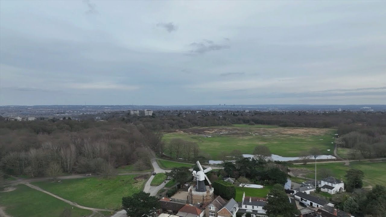 A cloudy day at the stunning Wimbledon Common in London (Drone Footage)