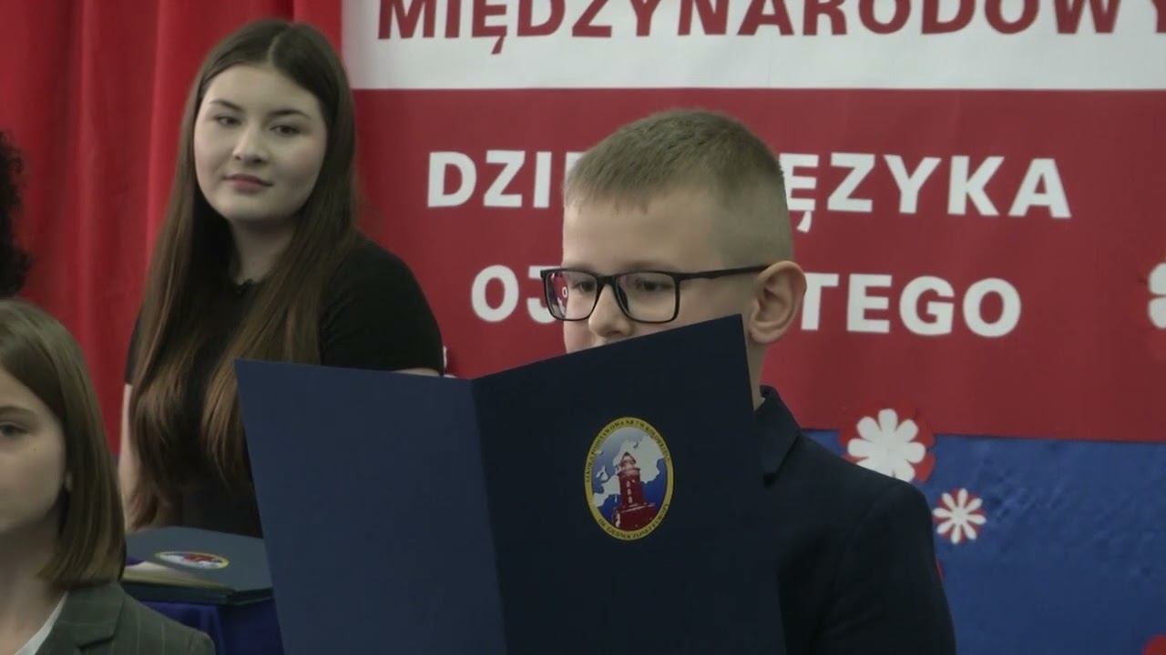 DOROŚLI PISALI DYKTANDO