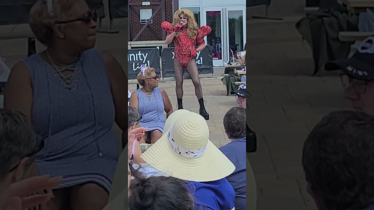 Brittany Lynn Sings the 80's Xfinity Live Drag Brunch